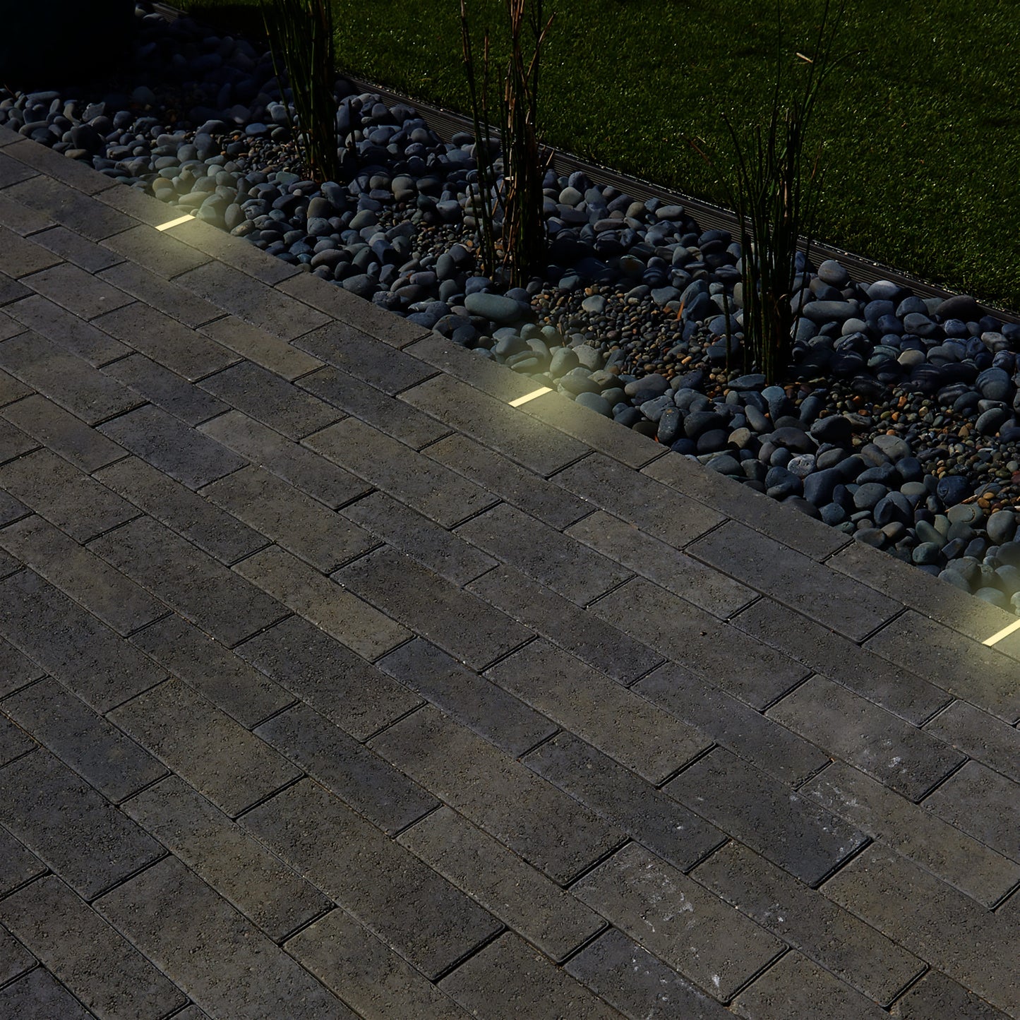 LUM-Paver Light 0.5X4 Outdoor Light