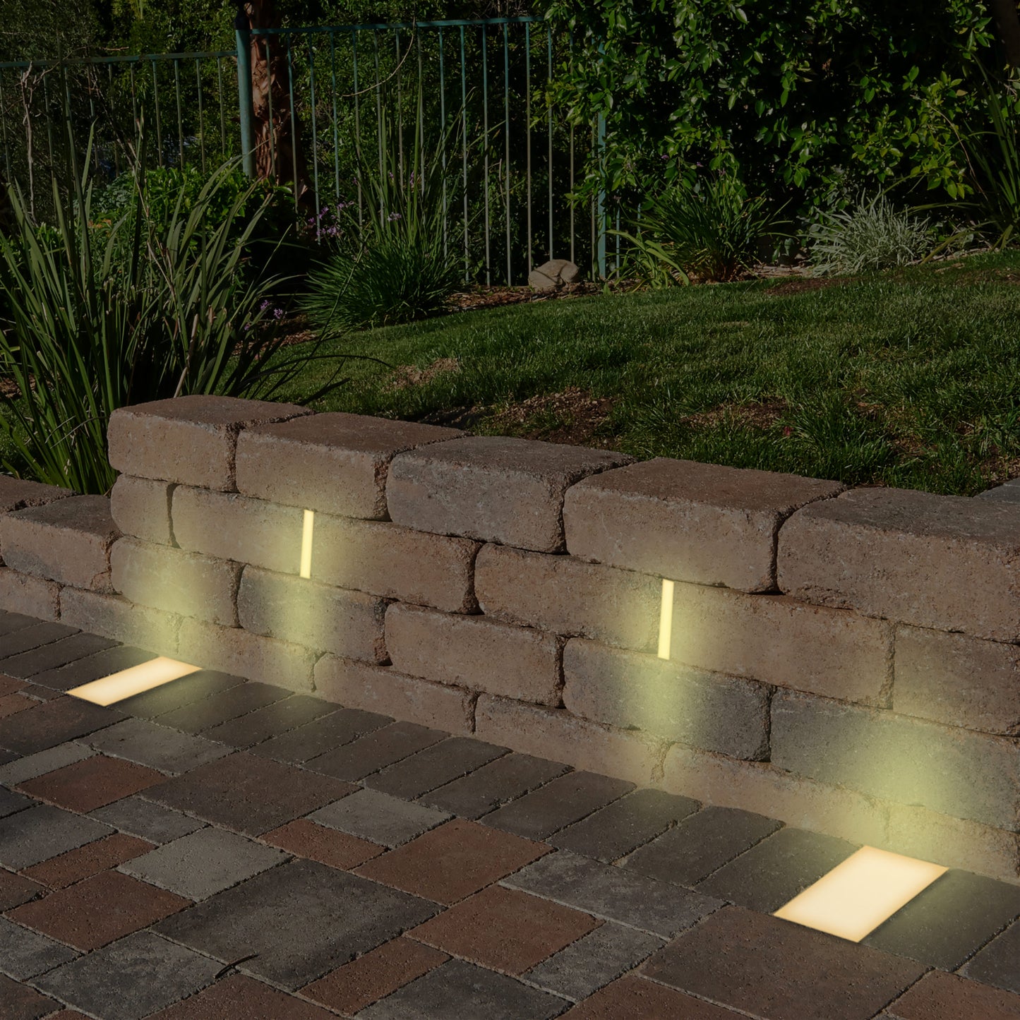 LUM-Paver Light 0.5X4 Outdoor Light